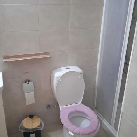 Samuel's Place Apartment Kiti